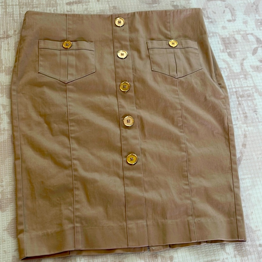 Arden B size 4 tan mini pencil skirt with gold buttons